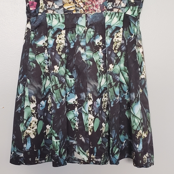 McGinn zip front fit & flare abstract print dress - Picture 7 of 11